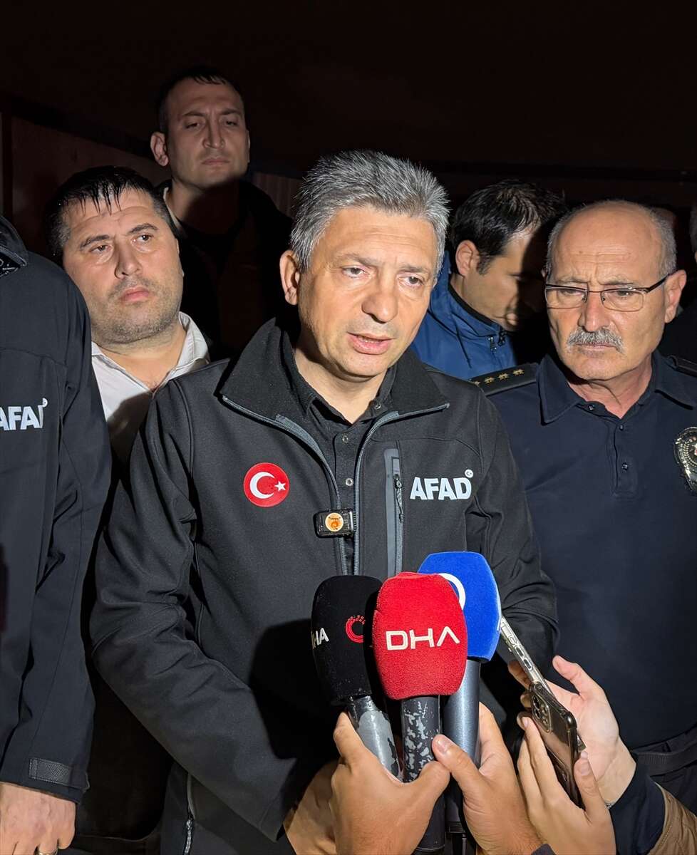Hortum işçi konteynerlerini parçaladı! 4 ölü, 1 yaralı var 11